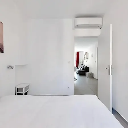Apartment 2 In The Heart Of Cannes