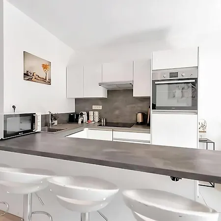 2 In The Heart Of Apartment *